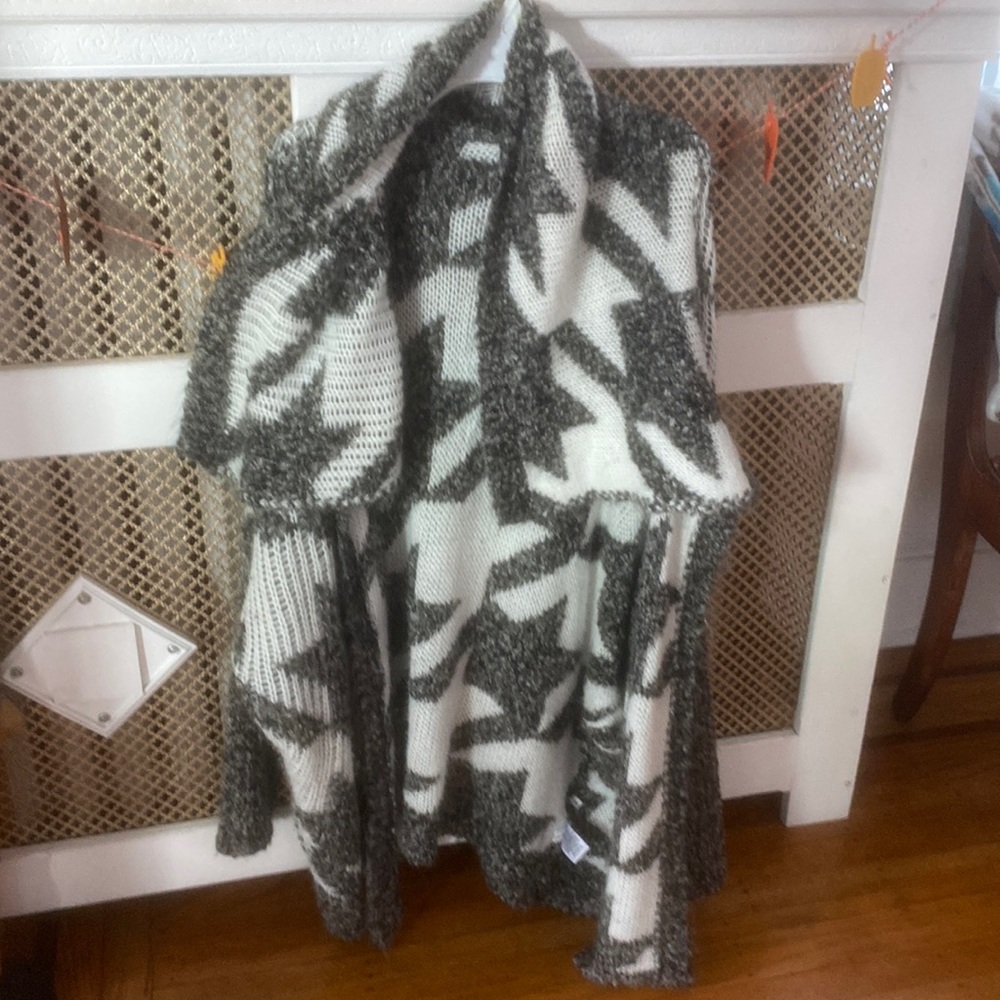 Express Size Medium Sweater